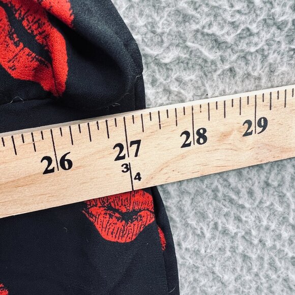 Torrid Womens Georgette Top 3 3X Red Black Lip Kiss Print Going Out Night Out - Picture 8 of 9